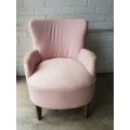 Pretty in Pink ! A Dainty Pink Boudoir Chair