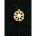 A Beautiful 18ct Gold and Ruby Pendant/Pin