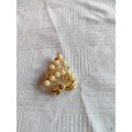 Vintage faux Pearl and Diamante brooch