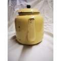 Vintage enamel tea/coffee pot (kettle) . In good condition