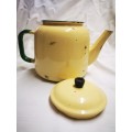 Vintage enamel tea/coffee pot (kettle) . In good condition