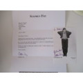 SIGNED / AUTOGRAPHED PHOTO AND LETTER OF STEPHEN FRY APP POST CARD SIZE