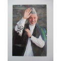 AUTOGRAPHED / SIGNED - FORMER PRESIDENT OF AFGHANISTAN - HAMID KARZAI