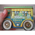 VINTAGE LUIGI`S ITALIAN ICE CREAM METALTIN WITH ROLLING WHEELS