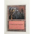 MAGIC THE GATHERING TRADING CARDS SET OF 4 MOUNTAIN CARDS  INCLUDING ONE BETA