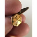 LOVELY VINTAGE  TO  ANTIQUE ONE CUFFLINK