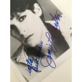 AUTOGRAPHED / SIGNED - JAMIE LEE CURTIS - PERFECT  / HALLOWEEN  -  13 CM  X  18 CM