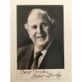 AUTOGRAPHED / SIGNED - SIR  ROBERT MORLEY  / AROUND THE WORLD IN 80 DAYS  - POSTCARD SIZE