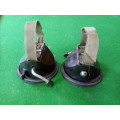 SET OF 2X WINDOW / WINDSCREEN REMOVAL SUCTION CUPS ... Used