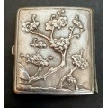 ** EXQUISITE : Early 20th Century Chinese .900 Silver Embellished Cigarette Case (76,54 g).**