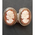 ** STUNNING: Ladies` 9ct Gold Filigree Conch Shell Cameo Ear-Rings (4,84 g).**