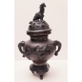 ** STUNNING: Mid-20th Century Chinese Bronze Censer w/ Qilin Finial (22,5 cm).**