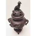 ** STUNNING: Mid-20th Century Chinese Bronze Censer w/ Qilin Finial (22,5 cm).**