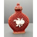 **EXQUISITE: Late 19th Century Chinese Red Cinnabar Snuff Bottle w/ Pearl Applique(7cmx5cm).**