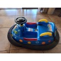 MICKY MOUSE BATERY OPERATED BUMPER CAR