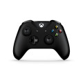 Xbox One Wireless Controller + Sparkfox Dual controller charger with 2 batteries