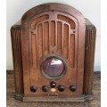 RCA MODEL 128 SHOULDERED TOMBSTONE RADIO  CIRCA 1934