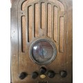 RCA MODEL 128 SHOULDERED TOMBSTONE RADIO  CIRCA 1934
