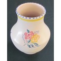 POOLE VASE England STUNNING `BN` FLORAL PATTERN Flowers Factory mark No. 41 in use btw 1959 - 1967.
