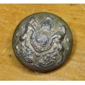 BRITISH MILITARY BRASS BUTTON WORLD WAR 2 ROYAL COAT OF ARMS TUNIC or GREATCOAT BUTTON GREAT BRITAIN