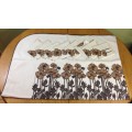 SERVIETTES x 8 + MATCHING TABLE CLOTH MATERIAL CLOTH LINEN BROWN and BEIGE FLOWERS FLORAL STUNNING!