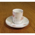 ROYAL DOULTON Coffee Expresso Cup & Saucer VOGUE COLLECTION by HARMONY TC1152 ENGLAND 1984 FLOWERS.
