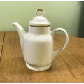 TEAPOT LARGE GENUINE STONEWARE JAPAN OVEN TO TABLE MICROWAVE OVEN and DISHWASHER SAFE.