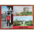 POST CARD x 1 POSTCARD ENGLAND WINDSOR CASTLE BERKSHIRE NORMAN GATE SCOTS GUARD SENTRY ROUND TOWER