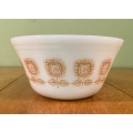 Heat Proof `F` Federal Glass Company Made in USA Mixing BOWL with DECORATION - Used.