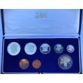 1985 SHORT PROOF SET - 8 COINS - SILVER ONE RAND - COAT OF ARMS IS OF A LESS DEEP DESIGN