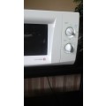 A FANTASTIC FULLY FUNCTIONAL LITTLE MICROWAVE. PERFECT FOR A SMALL KITCHEN OR SMALL FAMILY