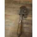 VINTAGE ADJUSTABLE PIPE WRENCH (MADE IN USA)