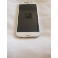 **SAMSUNG S6 IN VERY GOOD CONDITION 32GIG, 7.0 ANDROID, 16 MEGAPIXEL CAMERA**