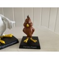 Looney Tunes statuettes Foghorn Leghorn and Henry Chicken Hawk with packaging boxes