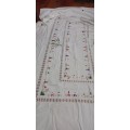 Hand embroidery table cloth vintage with servettes