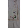 Hand embroidery table cloth vintage with servettes