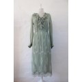 VINTAGE GREEN EMBROIDERED RUFFLE NECK LONG SLEEVE COCKTAIL FORMAL DRESS - SIZE 12