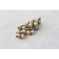 VINTAGE FAUX PEARL RHINESTONE SILVER PLATED BROOCH PIN