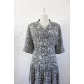 VINTAGE BLACK WHITE PRINTED PLEATED DAY DRESS - SIZE 16