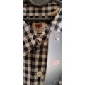 Levi`s Men`s Classic 1 Pocket Standard Long Sleeve Shirt - Navy & White Small