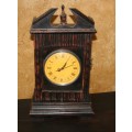 A EXQUISITE WOODEN MANTEL CLOCK BATERY OPERATED - WORKING CONDITION STUNNING DETAILED PIECE