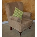 A STYLISH LARGE WING BACK CHAIR RESTING ON STUNNING QUEEN ANN LEGS FANTASTIC FURNITURE!!!!