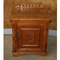 A MARVELOUS DETAILED LARGE BEDSIDE CABINET WITH STYLISH DETAIL A FANTASTIC CABINET