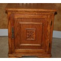 A MARVELOUS DETAILED LARGE BEDSIDE CABINET WITH STYLISH DETAIL A FANTASTIC CABINET