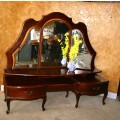 A SPECTACULAR VERY LARGE QUEEN ANN DRESSING TABLE WITH TURN OUT SIDE MIRRORS A BEAUTIFUL PIECE