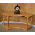 A AMAZING OAK FINISHED ROUNDED ENTRANCE HALL/OCASIONAL TABLE