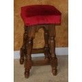 A FANTASTIC VIBRANT RED VINTAGE BAR STOEL WITH STUNNING TURNED LEGS
