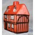 A Spectacular  Mudlen End Studio AM - 9R - 5 - Pottery No.7 Cottage in Red Rare Excellent Condition
