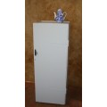 A FANTASTIC SHABBY CHIC TALL CUPBOARD WITH A SHELF INSIDE PERFECT FOR A LINEN CUPBOARD