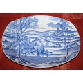 AN EXQUISITE VINTAGE "MIDWINTER" "HAPPY VALLEY" PATTERN BLUE AND WHITE COLLECTIBLE PLATE